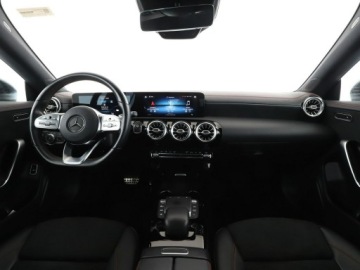 Mercedes CLA C118/X118 Shooting Brake Plug-In 1.3 250e 218KM 2020 Mercedes CLA 250 FV23% PHEV full LED, zdjęcie 15