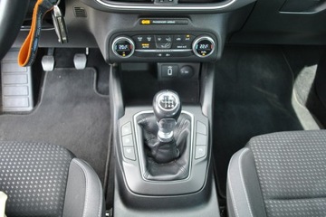 Ford Focus IV Hatchback 1.5 EcoBlue 95KM 2019 Ford Focus TrendEdition 1,5 EcoBlue 95KM ASO Gwar, zdjęcie 20