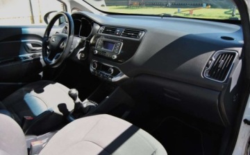 Kia Rio III Sedan Facelifting 1.2 DOHC CVVT 84KM 2015 Kia Rio GWARANCJA, 2015r, 1.2 Benzyna 84KM, Niski przebieg, Ladnie utrzyma, zdjęcie 6