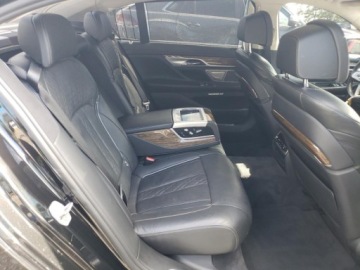 BMW Seria 7 G11-G12 2016 BMW Seria 7 750XI 2016 4.4l 4.4 Benzyna 445KM, zdjęcie 10
