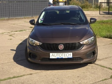 Fiat Tipo II Station Wagon 1.4 95KM 2018 Fiat Tipo | 115 tys. km| Nawigacja |Grzane fotel, zdjęcie 10