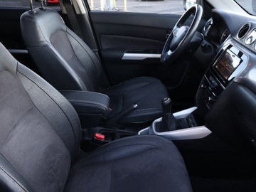 Suzuki Vitara III SUV 1.6 VVT 120KM 2015 Suzuki Vitara 1.6 VVT, Skóra, Navi, Klima, zdjęcie 8