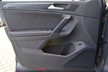 Volkswagen Tiguan II SUV Facelifting 2.0 TDI 200KM 2022 Volkswagen Tiguan 2.0 TDI 200KM 4x4 Elegance DSG MatrixACCSkoraKameraVAT23, zdjęcie 27