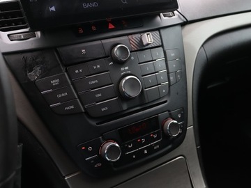 Opel Insignia I Hatchback 2.0 CDTI ECOTEC 160KM 2010 Opel Insignia 2.0 CDTI, Salon Polska, Serwis ASO, zdjęcie 14