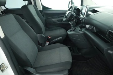 Citroen Berlingo III Osobowy M 1.2 PureTech 110KM 2023 Citroen Berlingo 1.2 PureTech, Salon Polska, zdjęcie 6