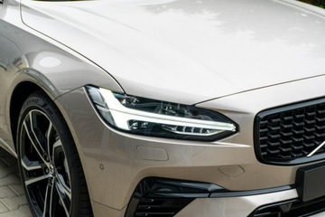 Volvo V90 II Plug-In Facelifting 2.0 T8 Plug-In Hybrid 455KM 2025 Volvo V90 Ultra Dark T8 AWD Plug-in hybrid (310 +, zdjęcie 10