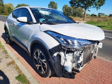 Toyota C-HR I Crossover Facelifting 1.8 Hybrid 122KM 2022 Toyota C-HR 1.8 Hybrid 2022 1.8 Hybryda 122KM, zdjęcie 5