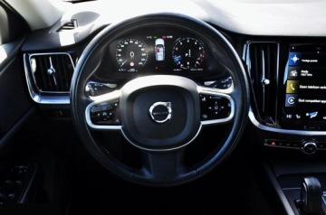 Volvo V60 II  2020 Volvo V60 B3 B Geartronic Momentum 163KM 2020r, zdjęcie 12