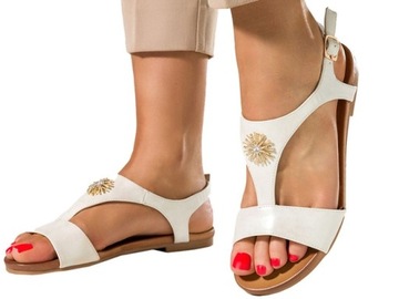 SANDAŁY DAMSKIE NA PŁASKIEJ PODESZWIE ZE ZŁOTĄ OZDOBĄ Z KRYSZTAŁKAMI r 40