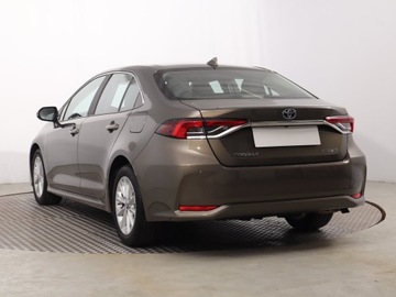 Toyota Corolla XII Sedan 1.8 Hybrid 122KM 2022 Toyota Corolla 1.8 Hybrid, Salon Polska, zdjęcie 3