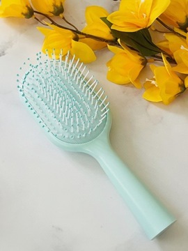 ЩЕТКА ДЛЯ ВОЛОС ОДНОЦВЕТНАЯ, ПАСТЕЛЬНЫЕ ЦВЕТА