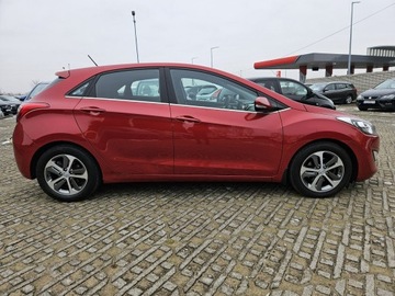 Hyundai i30 II Hatchback 5d 1.6 GDI 135KM 2015 Hyundai i30 1,6 benzyna 135KM nawigacja, zdjęcie 18
