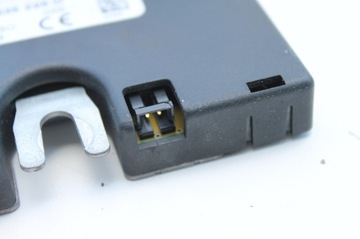 AUDI A3 8P WZMACNIACZ ANTENY RADIA 8P0035225D