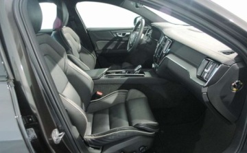 Volvo S60 III 2023 Volvo S60 Volvo S60 B5 B AWD Ultimate Dark 2.0 Hybryda 250KM, zdjęcie 17