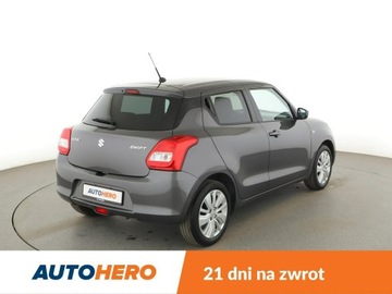Suzuki Swift VI Hatchback 1.2 DualJet 90KM 2018 Suzuki Swift grzane fotele klima, zdjęcie 6