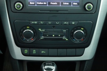 Skoda Yeti Outdoor 1.6 TDI 105KM 2014 Skoda Yeti 1.6 TDI, Salon Polska, DSG, Navi, zdjęcie 9