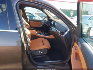 BMW X5 G05 2023 BMW X5 2023 BMW X5 xDrive45e Plug-In Hybrid 3.0 Benzyna 389KM, zdjęcie 11