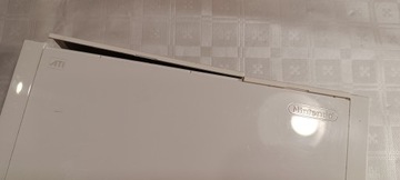 Игровая консоль белого цвета ''NINTENDO Wii RVL-001[EUR]''