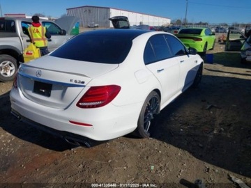 Mercedes Klasa E W213 2019 Mercedes-Benz Klasa E 63 amg s, 2019r., 4x4, 4.0L 4.0 Benzyna 603KM, zdjęcie 2