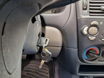 Nissan Almera II Hatchback 1.5 90KM 2003 Nissan Almera 1.5 Benzyna 90 KM, Klimatyzacja, El., zdjęcie 10