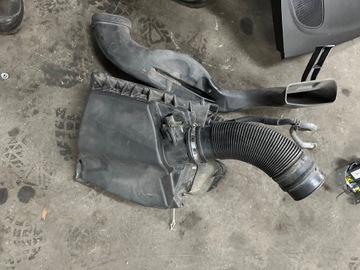 OPEL ASTRA IV J 1.4T POUZDRO FILTRU VZDUCHU SÁNÍ