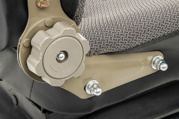 МТЗ Беларус полное сиденье с подлокотниками.