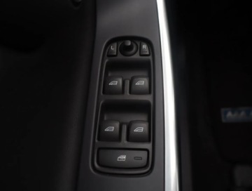 Volvo V60 I Kombi Facelifting 2.0 D2 DRIVE-E 120KM 2016 Volvo V60 D2 2.0, Navi, Klima, Klimatronic, zdjęcie 19