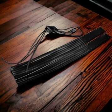 Кожаные накладки на рычаги тормоза и сцепления.