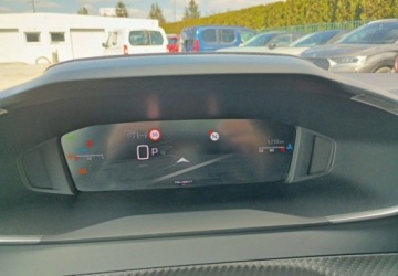 Peugeot 2008 II SUV Facelifting 1.2 PureTech 130KM 2024 Peugeot 2008 PureTech 130 Allure SS EAT8 SalonPL FVat 2024 Maly Przebieg, zdjęcie 18