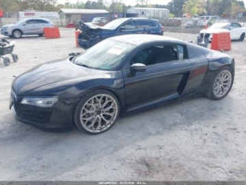 Audi R8 I Coupe 4.2 V8 FSI 430KM 2015 Audi R8 Coupe 4.2 2015 4.2 Benzyna 430KM, zdjęcie 2