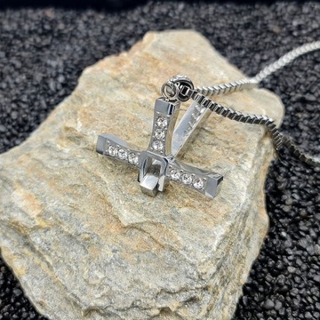 БОЛЬШОЙ КРЕСТ ВИН ДИЗЕЛЬ ИЗ ФИЛЬМА «ФОРСАЖ СТАЛЬ»