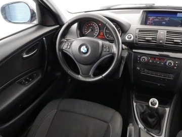 BMW Seria 1 E81/E87 Hatchback 3d E81 2.0 116d 115KM 2011 BMW 1 116d, Navi, Klima, Klimatronic, Tempomat, zdjęcie 6