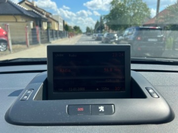 Peugeot 5008 I Minivan 1.6 HDi FAP 110KM 2011 Peugeot 5008 AUTOMAT NAWIGACJA KLIMATYZACJA PARKTRONIC TEMPOMAT PANORAMA D, zdjęcie 16