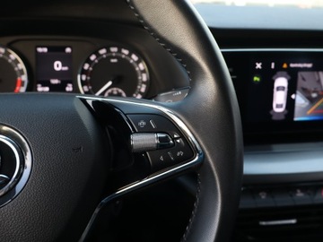 Skoda Octavia IV Liftback 2.0 TDI 150KM 2022 Skoda Octavia 2.0 TDI, Salon Polska, zdjęcie 16