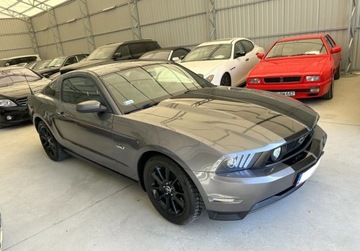 Ford Mustang V 2011 Ford Mustang 5.0 V8 GT 421 KM 2011r 139.000 km Warszawa 5.0 Benzyna, zdjęcie 2