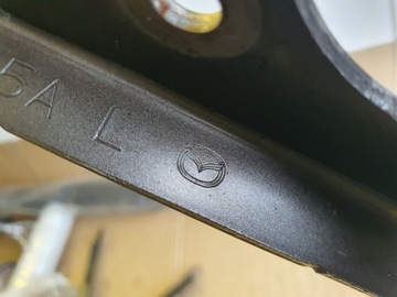 ПЕТЛЯ КАПОТА ПРАВАЯ ЛЕВАЯ MAZDA 3 13-18 год B45A