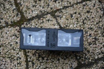 LAMPKA LED OŚWIETLENIE TABLICY AUDI 8W6943021A