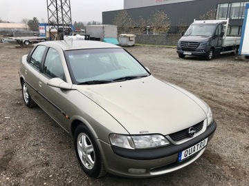 Opel Vectra B Sedan 2.0 i 16V 136KM 1997 OPEL VECTRA B 2.0 i 16V 136Ps KLIMATRONIK WELUR STAN KOLEKCJONERSKI, zdjęcie 6