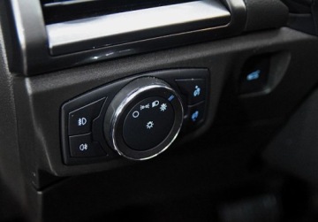 Ford Mondeo V Kombi 2.0 TDCi 150KM 2019 Ford Mondeo Automat _ 2.0 diesel _ Bardzo bogata wersja wyposazenia _ 2.0, zdjęcie 23