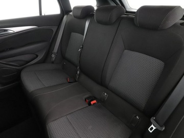 Opel Insignia II Sports Tourer Facelifting 1.5 Diesel 122KM 2021 Opel Insignia automat LED navi klima auto grzane, zdjęcie 16