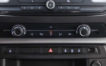 Toyota Proace II Furgon Medium 2.0 D-4D 177KM 2022 Toyota Proace Verso Verso 2.0 D4-D Long Business Aut. 2.0 Diesel 177KM, zdjęcie 27