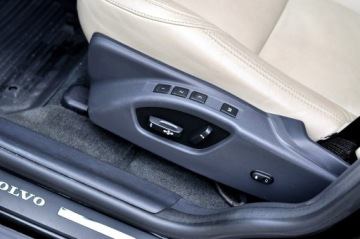 Volvo XC60 I SUV Facelifting 2.0 D4 DRIVE-E 190KM 2017 Volvo XC 60 2,0 190KM D4 Automat Navi Skóra, zdjęcie 7