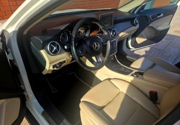 Mercedes GLA I Off-roader 2.0 250 211KM 2017 Mercedes-Benz GLA Mercedes-Benz GLA 250 4Matic 7G-DCT AMG Line 2.0 Benzyna, zdjęcie 3