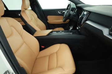 Volvo V60 II  Kombi 2.0 D3 150KM 2019 Volvo V60 D3 2.0, Salon Polska, Serwis ASO, zdjęcie 6