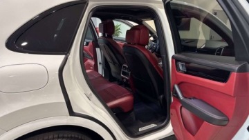 Porsche Cayenne III SUV 3.0 340KM 2021 Porsche Cayenne 3.0 Benzyna 340KM, zdjęcie 31