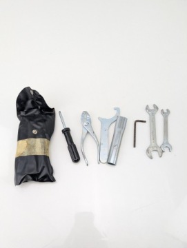 SUZUKI GSR 600 NARZĘDZIA KLUCZE SERWISOWE