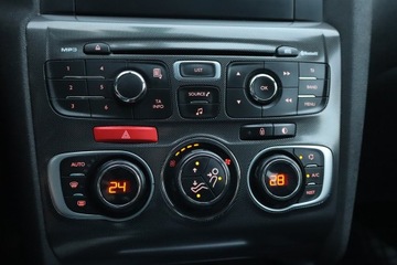 Citroen C4 II Hatchback 5d 1.4 16v VTi 95KM 2013 Citroen C4 1.4 16V, Salon Polska, 1. Właściciel, zdjęcie 14