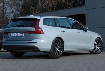 Volvo V60 II  2024 Volvo V60 2,0T 177 aut Hak Ogrz,Kier.+4xFotele Kamera DVD DAB NFC perła ACC, zdjęcie 29
