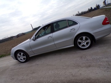 Mercedes Klasa E W211 2004 MERCEDES E-211 2.2 CDI ZAREJESTROWANY, zdjęcie 4