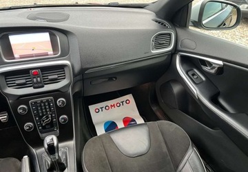 Volvo V40 II Hatchback Facelifting 2.0 D2 120KM 2018 Volvo V40 , R- Design , nawigacja , skorzane fotele 2.0 Diesel 120KM, zdjęcie 26